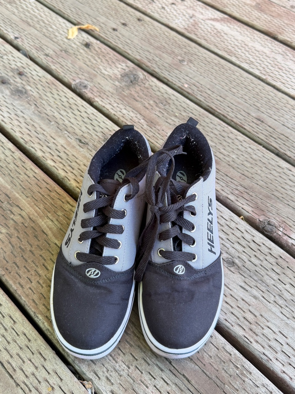 Heelys Black and Gray Low-Top Skate Sneakers with Removable Wheel - Picture 3 of 6